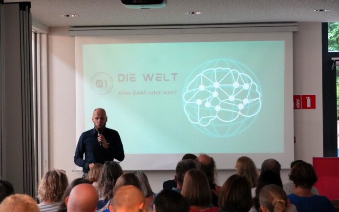 ffd11e06-097d-43c9-a465-6a3fa2cfc63a