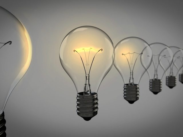 light-bulbs-1875384_1280