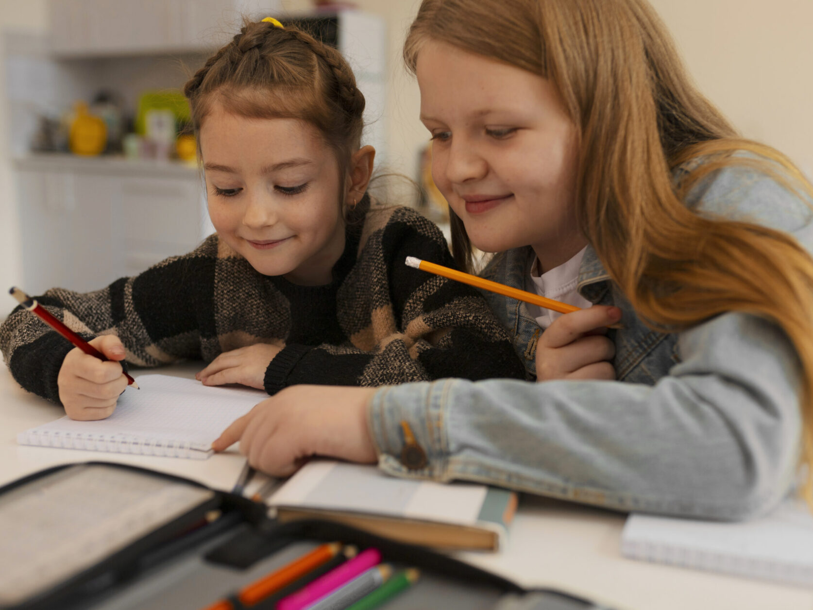 medium-shot-kids-spending-time-school